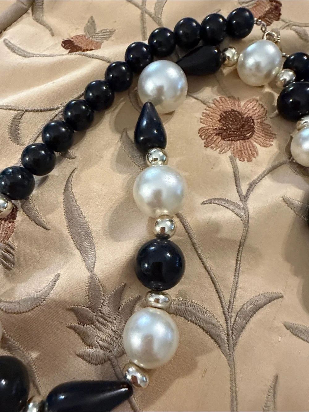 Vintage Style Black Onyx and Faux
Pearl Beaded Necklace - Picture 3 of 5